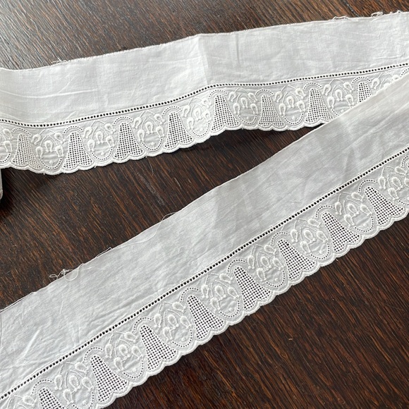 Antique Edwardian White Cotton Eyelet Trim – Fan & Scroll Embroidery, 2.5 Yards - Picture 2 of 4